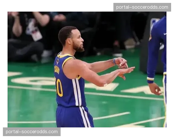 勇士队球星库里接受《体育画报》专访，谈论球队未来与个人生涯规划